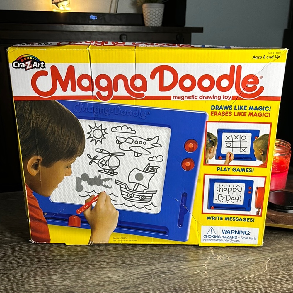 NIB Magna Doodle Magnetic Drawing Toy